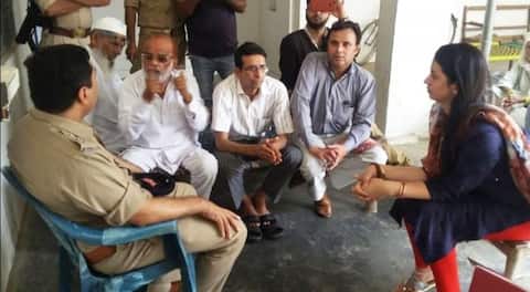 मोहम्मद शमी-हसीन जहां का विवाद और बढ़ा, क्रिकेटर के पुश्तैनी गांव में हसीन ने लगाई इंसाफ की गुहार मोहम्मद शमी-हसीन जहां का विवाद और बढ़ा, क्रिकेटर के पुश्तैनी गांव में हसीन ने लगाई इंसाफ की गुहार