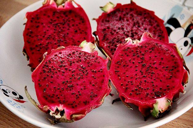 जो लोग वजन कम करना चाहते हैं या फिर लो कॉलेस्ट्रॉल डायट लेना चाहते हैं उनके लिए ये फल बहुत लाभदायक है. 