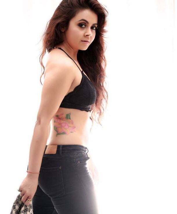   देवोलीना की सभी तस्वीरें इंस्टाग्राम से ली गई हैं.