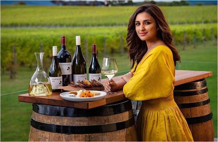 इस तस्वीरों में आप देख सकते हैं कि परिणीति इस टूर में ऑस्ट्रेलिया के नेचुरल ब्यूटी का लुत्फ ले रही हैं.