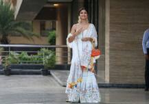 सज-संवर कर सोनम की संगीत सेरेमनी को गुलज़ार करने पहुंची शिल्पा शेट्टी, देखें तस्वीरें