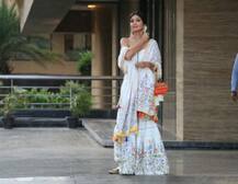 सज-संवर कर सोनम की संगीत सेरेमनी को गुलज़ार करने पहुंची शिल्पा शेट्टी, देखें तस्वीरें