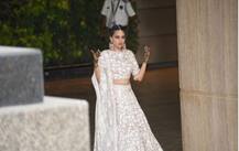 सोनम के संगीत में मेहंदी लगाकर पहुंची स्वरा भास्कर, तस्वीरें हैं बेहद खास, देखें