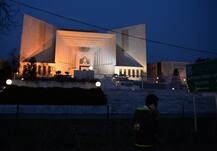 पाकिस्तान: सुप्रीम कोर्ट ने सेना और ISI के पूर्व प्रमुखों की याचिकाएं खारिज कीं