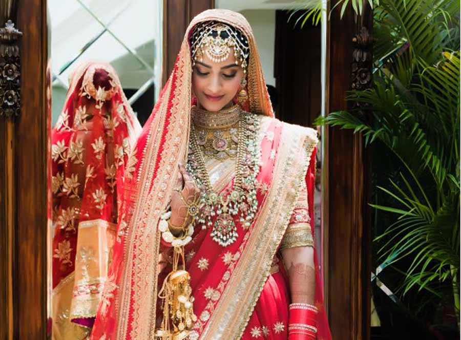 It’s Official: सोनम कपूर ने आनंद आहुजा से रचाई शादी, पहली तस्वीर आई सामने