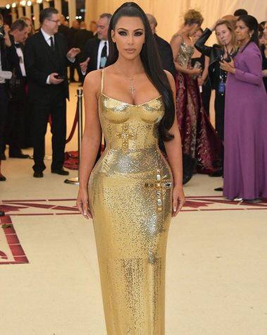 आपको बता दें, मेट गाला इवेंट में किम दूसरी बार शिरकत कर रही हैं. पिछली बार भी किम को अकेले ही इस इवेंट में आना पड़ा था. फोटोः इंस्टाग्राम