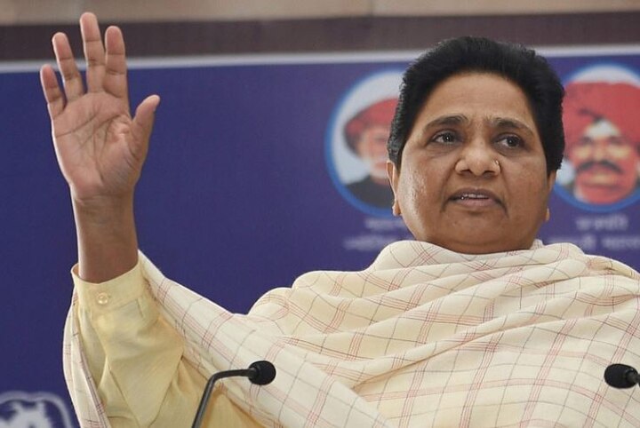 Alliance with Samajwadi Party is on for Lok Sabha, announce will be made soon says mayawati 2019 चुनाव से पहले मायावती का बड़ा बयान, कहा- अखिलेश के साथ गठबंधन है, जल्द होगा एलान