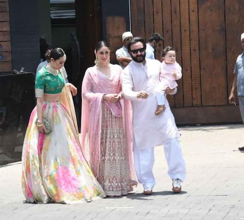 सोनम की शादी में शरीक होने करीना-सैफ के साथ पहुंचे तैमूर, क्यूटनेस से लूट ली महफिल सोनम की शादी में शरीक होने करीना-सैफ के साथ पहुंचे तैमूर, क्यूटनेस से लूट ली महफिल