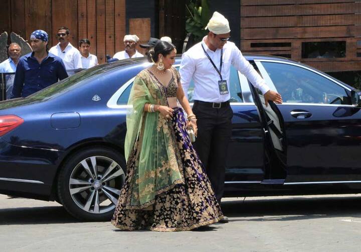 रानी के कपूर फैमिली से काफी अच्छे संबंध हैं. ऐसे में उन्होंने सोनम की शादी की एक भी रस्म मिस नहीं की है. (तस्वीर: मानव मंगलानी)