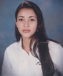 बचपन की याद दिलाते हुए किम ने 8वीं क्लास की तस्वीर इंस्टाग्राम पर की शेयर