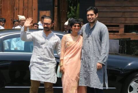 सोनम कपूर की ग्रैंड वेडिंग में पत्नी किरण संग पहुंचे आमिर खान, सबसे अलग अंदाज में आए नजर सोनम कपूर की ग्रैंड वेडिंग में पत्नी किरण संग पहुंचे आमिर खान, सबसे अलग अंदाज में आए नजर