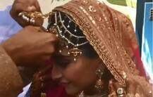 Video: ...और मांग में सिंदूर भरते ही एक दूजे के हुए सोनम और आनंद