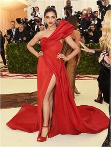 मेट गाला 2018: रेड ड्रेस में इन एक्ट्रेसेस का रहा जलवा