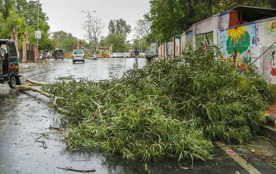 कई राज्यों में आज भी आंधी-तूफान का अलर्ट, सावधान रहें Thunderstorm alert in many states in north India कई राज्यों में आज भी आंधी-तूफान का अलर्ट, सावधान रहें