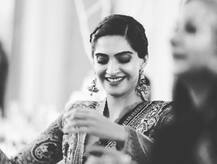 शादी के मौके पर इस मैसेज को पढ़ भर आईं सोनम कपूर की आंखें