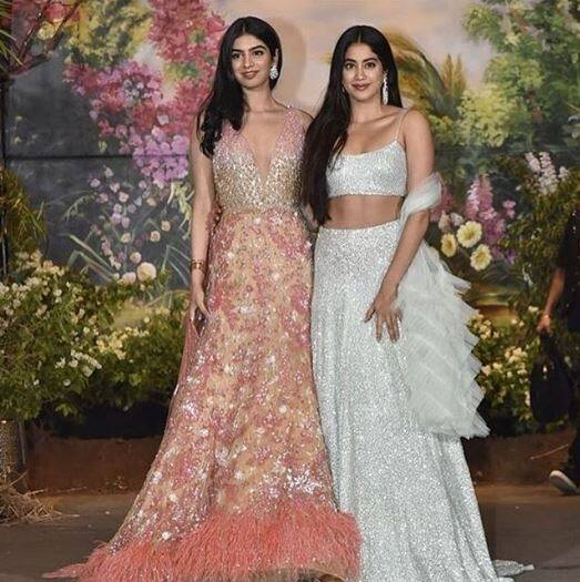 आपके बता दें कि इससे पहले न्यूली वेड कपल सोनम और आनंद अपने रिसेप्शन पर बेहद खूबसूरत लगे.