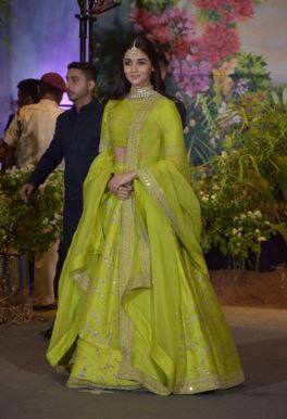 बता दें कि दोनों सितारे निर्देशक अयान की फिल्म ब्रह्मास्त्र में नजर आने वाले हैं.