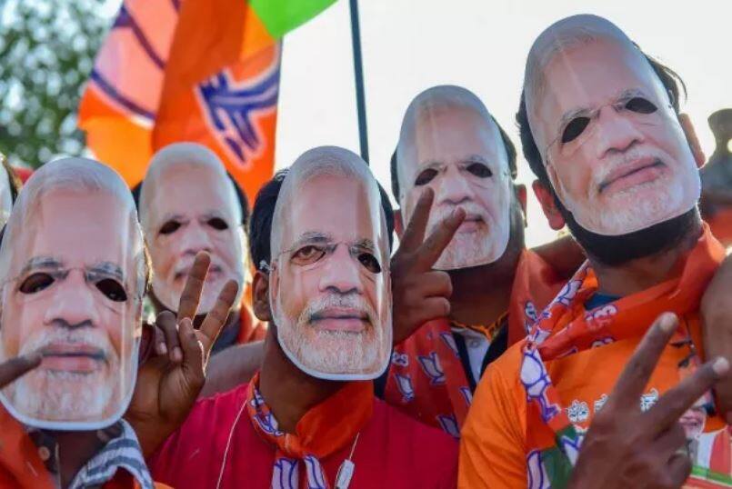 बीजेपी या कांग्रेस कर्नाटक चुनाव कौन जीतेगा? जानिए- बीते दो दिनों में आए तीन सर्वे की जुबानी