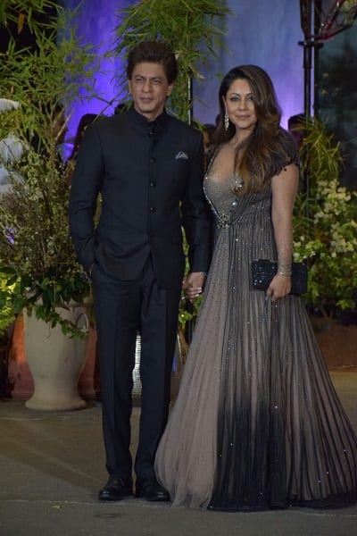 पार्टी में जाते ही सबकी नजरें इस स्टार कपल पर ठहर गईं. (तस्वीर: मानव मंगलानी)