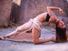 प्रियंका, दीपिका, आलिया, जैकलीन और ऐश्वर्या की योगा ट्रेनर रह चुकी है ये हसीना