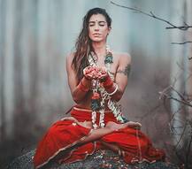 प्रियंका, दीपिका, आलिया, जैकलीन और ऐश्वर्या की योगा ट्रेनर रह चुकी है ये हसीना