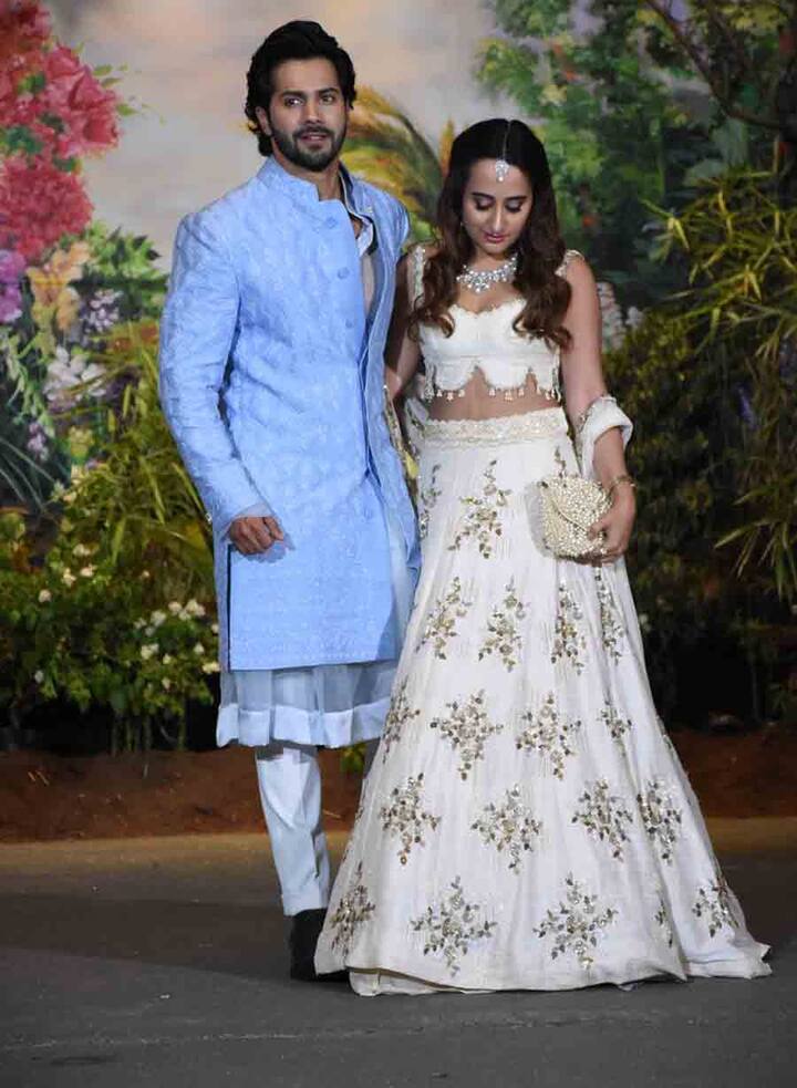 नताशा सफेद रंग के लहंगे में काफी खूबसूरत नजर आ रही थीं. (तस्वीर: मानव मंगलानी)