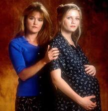 दो देशों की नागरिकता रखने वाली ये एक्ट्रेस बनी पहले बच्चे की मां