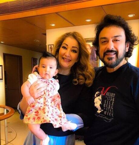 आपको बात दें, अफगान मूल की रहने वाली रोया अदनान की तीसरी पत्नी हैं. दोनों की शादी साल 2010 में हुई थी.
(तस्वीर: इंस्टाग्राम )