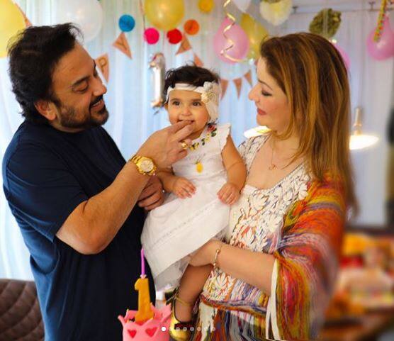  अदनान ने इस दौरान पत्नी रोया का भी शुक्रिया अदा करते हुए कहा, 