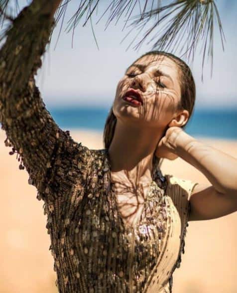 Pakistani एक्ट्रेस Mahira Khan को ऐसे मिली थी फिल्म Raees, जानें मजेदार किस्सा Pakistani एक्ट्रेस Mahira Khan को ऐसे मिली थी फिल्म Raees, जानें मजेदार किस्सा