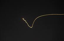 ईरान ने इजरायल पर दागीं 20 से ज़्यादा मिसाइलें, जवाब में सीरिया पर भी दागी गईं मिसाइलें