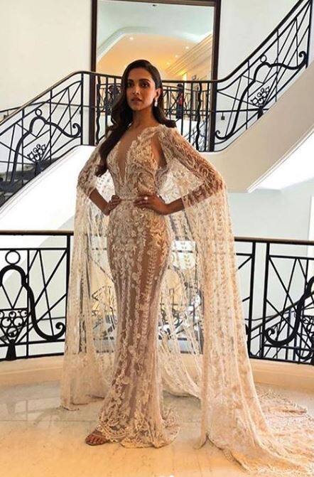 Cannes 2018 के रेड कार्पेट पर व्हाइट गाउन में उतरीं दीपिका पादुकोण, SEE PHOTOS