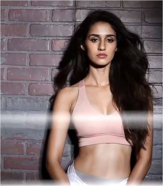 एक्ट्रेस दिशा बागी 2 में टाइगर श्रॉफ के साथ दिखी थीं जिसकी सफलता के बाद उन्होंने ने टाइगर श्रॉफ की तरह फिट बॉडी बनाने की ठान ली है. (तस्वीर-इंस्टाग्राम)