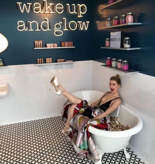 उन्होंने अपनी ये तस्वीर इंस्टा पर पोस्ट की.