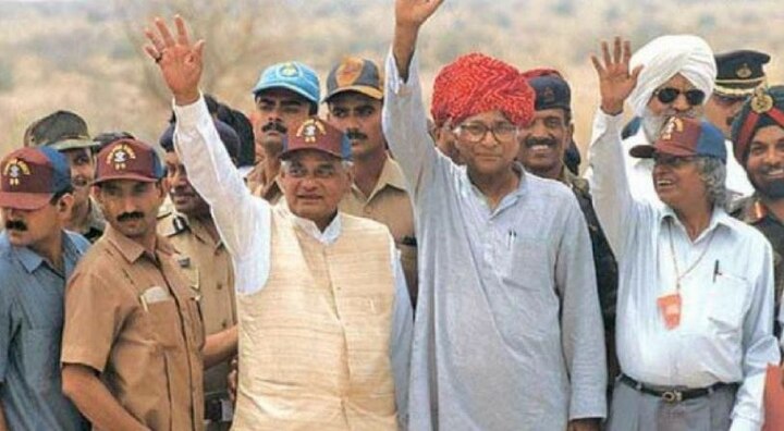 पोखरण परीक्षण के 20 साल: भारत के न्यूक्लियर धमाके के लिए पृथ्वीराज बने थे कलाम, अमेरिका भी खा गया था चकमा 20 Years to India's Pokhran Test: Read full story on India's Nuclear Programme and what happened on May 11, 1998 पोखरण परीक्षण के 20 साल: भारत के न्यूक्लियर धमाके के लिए पृथ्वीराज बने थे कलाम, अमेरिका भी खा गया था चकमा
