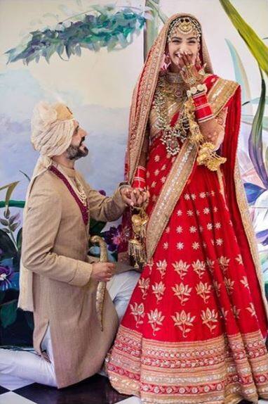 शादी की तैयारियों को परिवार पर छोड़ खुद ये काम कर रही थीं सोनम कपूर