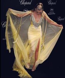 कांस में हॉटनेस का तड़का लगाने के चक्कर में गिरते-गिरते बची ये हीरोइन