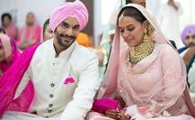 विदाई में पापा को गले लगा आंसू नहीं रोक पाईं नेहा धूपिया, देखिए इमोशनल तस्वीरें