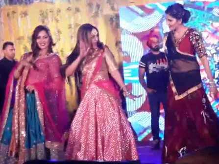 शहर के बाहरी हिस्से आशापुर इलाके के एक मैरिज लॉन में सपा नेता डॉ बहादुर सिंह यादव के बेटे की बारात आई थी. उनकी शादी गाजीपुर के रामनगीना यादव की बेटी से हुई है. इसी शादी के फंक्शन में सपना, राखी और अर्शी पहुंचीं थीं.