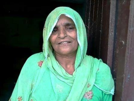 10 फीट लंबे अजगर से अकेले ही भिड़ गईं सईदा, बोरे में कर दिया बंद