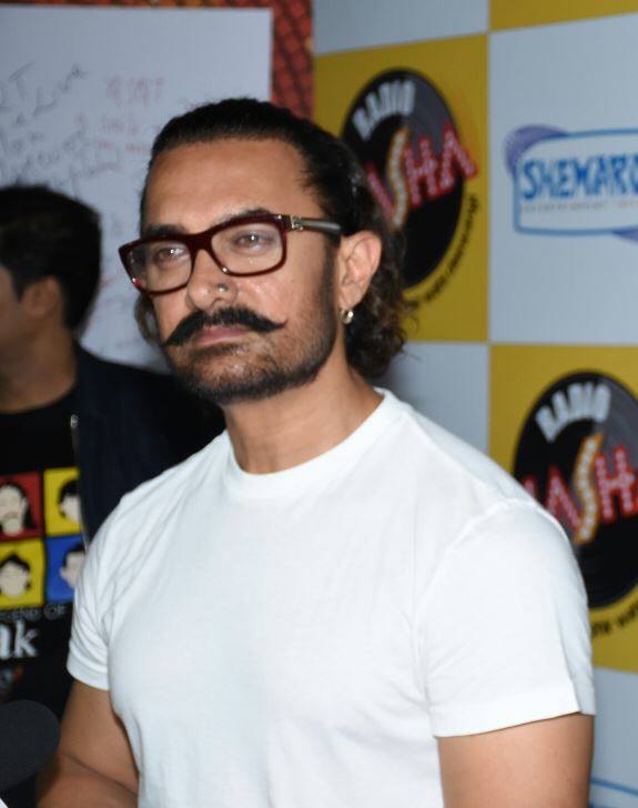 ऐसे में फिल्म की स्पेशल स्क्रीनिंग रखी गई थी जिसमें फिल्म की टीम और परिवार के कई लोगों मे शिरकत की. (तस्वीर: मानव मंगलानी)