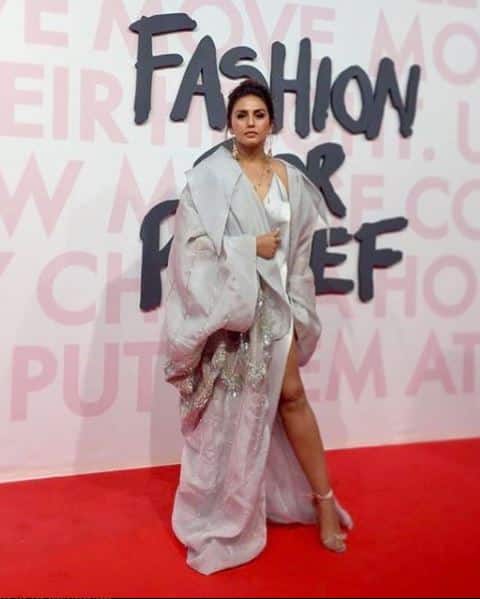 कान्स से हुमा ने सोशल मीडिया के जरिए फैंस को पल पल के अपडेट्स दिए हैं. इसके लिए उन्होंने अपनी कई सारी तस्वीरें इंस्टाग्राम पर साझा की हैं. (Photo:iamhumaq)