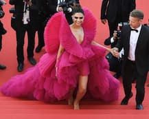 कांस में दिखे दीपिका के रंग-बिरंगे अवतार, यहां हैं सभी तस्वारें