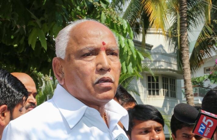 Karnataka Election Results 2018, Congress, JDS leaders meet governor to government formation कर्नाटक: बहुमत पर फंसा पेंच, गेंद राज्यपाल के पाले में, कल होगी बीजेपी विधायक दल की बैठक