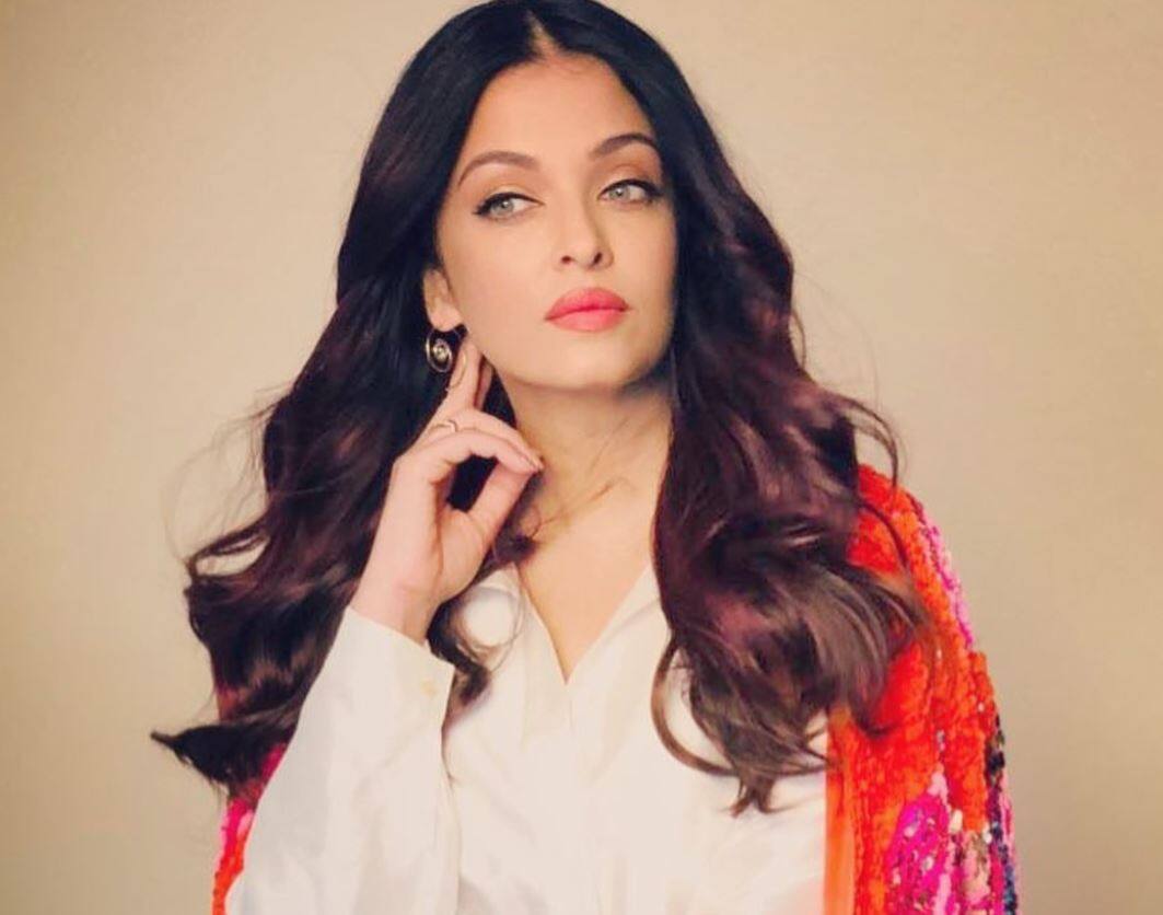 As a woman, we should stop criticizing each other: Aishwarya Rai Bachchan एक महिला के तौर पर हमें एक-दूसरे की आलोचना करनी बंद करनी चाहिए: ऐश्वर्या राय बच्चन