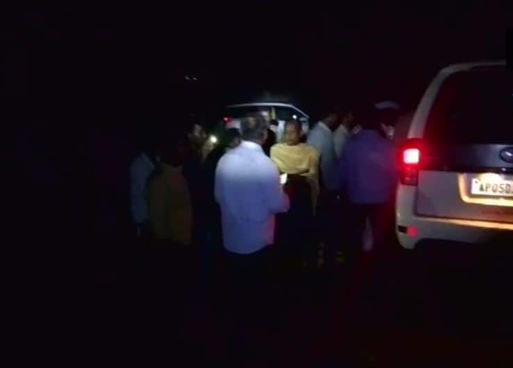 आंध्र प्रदेश: गोदावरी नदी में नाव पलटने से 15 के डूबने की आशंका, 40 लोग थे सवार Andhra Pradesh boat carrying around 40 people capsized in Godavari River Rescue operations on आंध्र प्रदेश: गोदावरी नदी में नाव पलटने से 15 के डूबने की आशंका, 40 लोग थे सवार