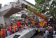 दर्दनाक तस्वीरें: बनारस पुल हादसे के बाद चारों ओर मची चीख पुकार, हर कोई सहम गया