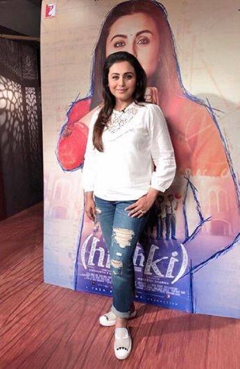 हिचकी फिल्म के प्रमोशन में रानी मुखर्जी भी रिप्ड जींस पहने दिखीं. फोटोः इंस्टाग्राम