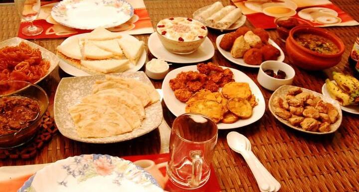 खाने में रखें संतुलन:  रमजान में उपवास खोलने के दौरान आप ऐसा भोजन खाएं जिसे पचाने में समय लगे और वह धीरे-धीरे दिनभर आपको एनर्जी देता रहे. सब्जियां, मसूर की दाल, साबूत अनाज और अंजीर के फल आपके लिए फायदेमंद साबित हो सकते हैं.फोटोः गूगल फ्री इमेज 