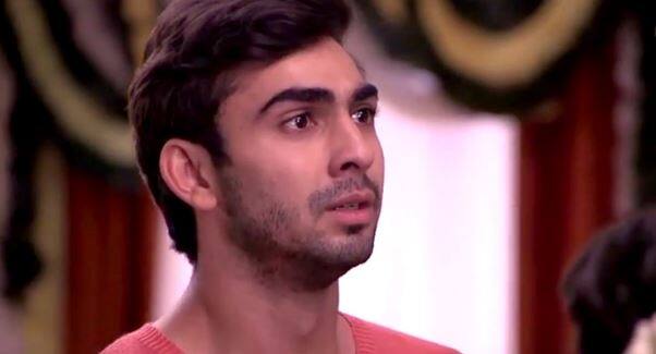 पिछले कई दिनों से ही आदी और आलिया की रिश्ते में रोशनी की वजह से दरार आ गई थी. इतना ही नहीं आदी की रोशनी से नजदीकियां बढ़ने पर आदी और आलिया का रिश्ता खत्म होने के कगार पर पहुंचने वाला था.